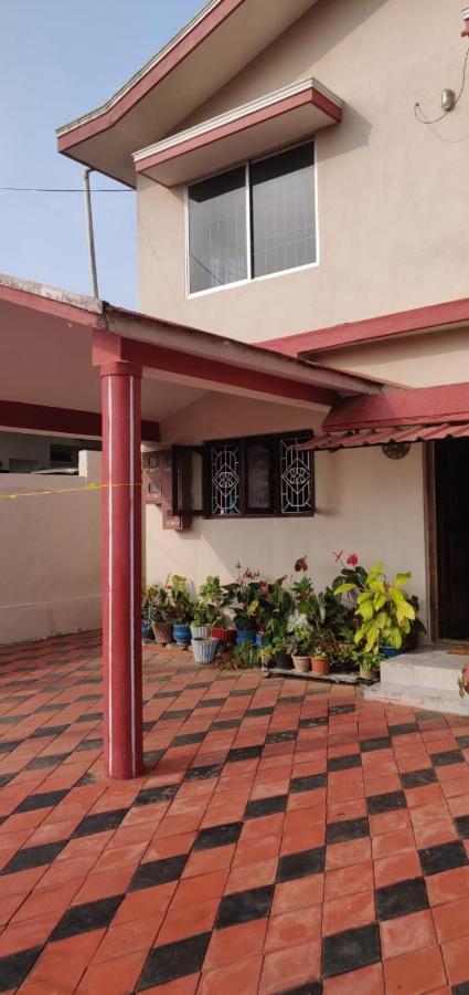 Giri'S Homestay Madikeri Luaran gambar