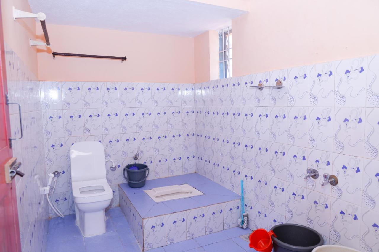 Giri'S Homestay Madikeri Luaran gambar